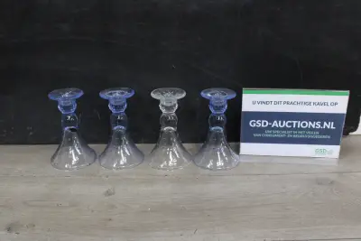 Set van vier glazen kandelaars'' – kavel bij GSD Auctions, Zoeterwoude