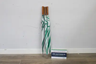 Set van drie groene paraplu's – kavel bij GSD Auctions, Zoeterwoude