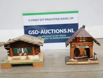 Set van twee houten muziekhuisjes – kavel bij GSD Auctions, Zoeterwoude