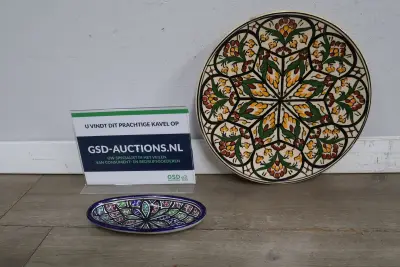 Set decoratieve borden met bloemmotieven'' – kavel bij GSD Auctions, Zoeterwoude