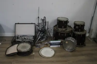 Drumstel met toebehoren - Remo – kavel bij GSD Auctions, Zoeterwoude