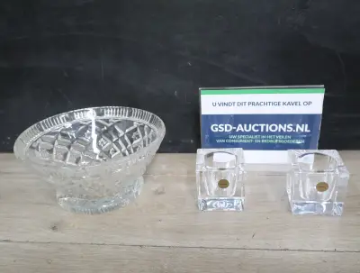 Glazen schaal en twee glazen kandelaren – kavel bij GSD Auctions, Zoeterwoude