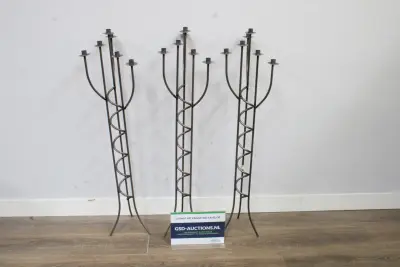 Set van drie metalen kandelaren' – kavel bij GSD Auctions, Zoeterwoude