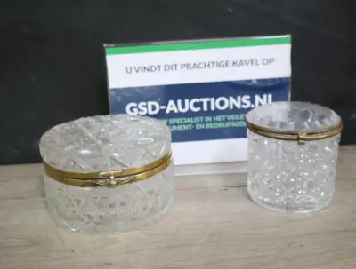 Twee kristallen doosjes met deksels – kavel bij GSD Auctions, Zoeterwoude