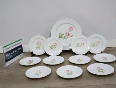Serviesset met rozenmotief – kavel bij GSD Auctions, Zoeterwoude