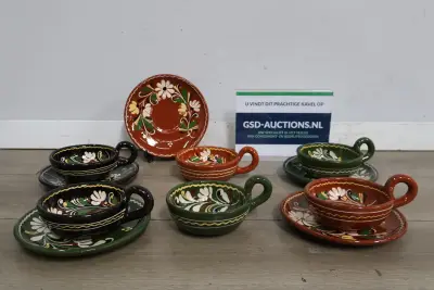 Vintage keramische kop en schotels 11 stuks'' – kavel bij GSD Auctions, Zoeterwoude