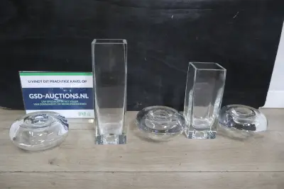 Set glazen vazen en kandelaars'' – kavel bij GSD Auctions, Zoeterwoude