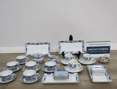 Blauw-wit servies met kop en schotels – kavel bij GSD Auctions, Zoeterwoude