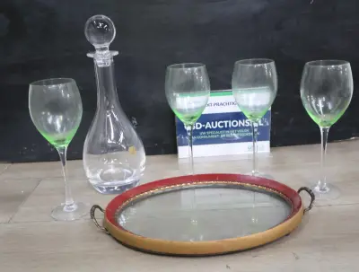 Set glazen wijnglazen met karaf en dienblad – kavel bij GSD Auctions, Zoeterwoude