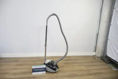 Miele stofzuiger met slang en stang – kavel bij GSD Auctions, Zoeterwoude