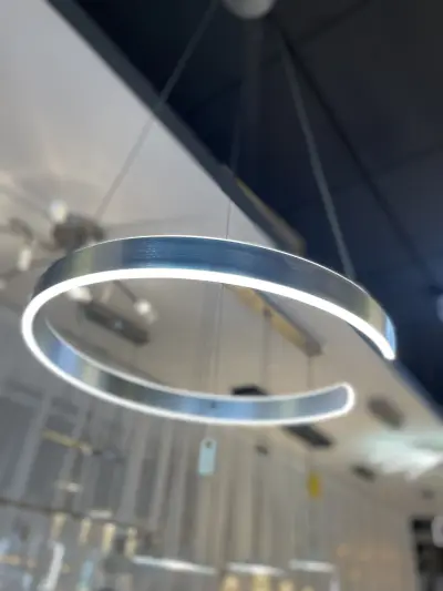 Led plafondlamp c-vorm met afstandsbediening (nieuw in doos) – kavel bij GSD Auctions, Zoeterwoude