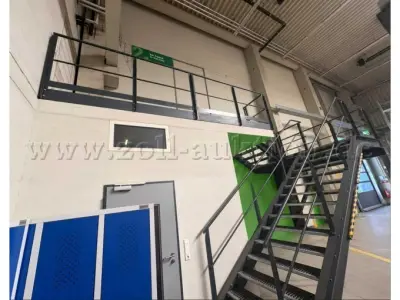 1 Stahltreppe mit Podest - 20 Stufen – kavel bij Zoll-Auktion, Oelde