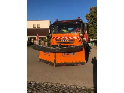 1 LKW IVECO B044 mit Kipper und Winterdienstausrüstung – kavel bij Zoll-Auktion, Gersthofen