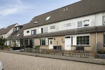 Tussenwoning – Almere, Erik Satiestraat 12 – kavel bij Vastgoedveiling.nl, Almere