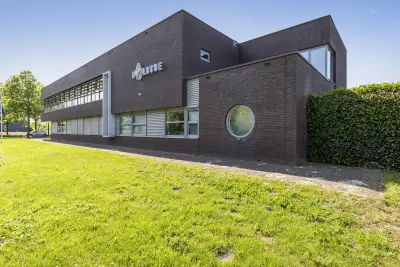 Voormalig politiebureau – Wolvega, Grote Weegbree 2 – kavel bij Vastgoedveiling.nl, Wolvega