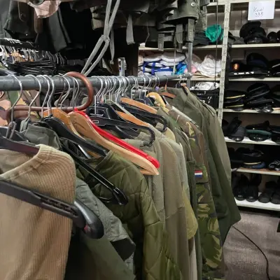 Ca. 47x Beroepen leger/defensie – kavel bij Onlineveilingmeester, Drachten