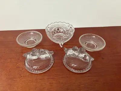 Kristallen schaaltje en 2 bonbonschaaltjes met deksel – kavel bij GSD Auctions, Zoeterwoude