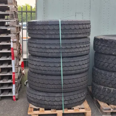 5x Vrachtwagenband, Michelin, Xworks – kavel bij Domeinen Roerende Zaken, Groningen