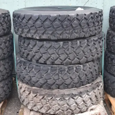 4x vrachtwagenband, O.a. Michelin, o.a. XZL – kavel bij Domeinen Roerende Zaken, Groningen