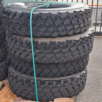 4x Vrachtwagenband, O.a. Michelin, o.a. XZL – kavel bij Domeinen Roerende Zaken, Groningen