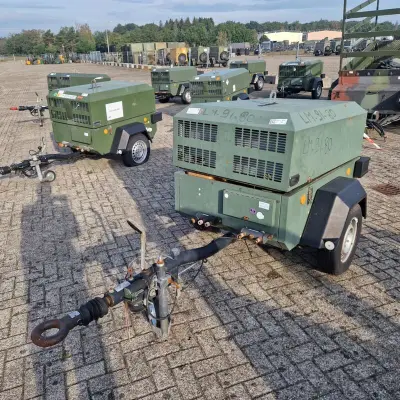 Mobiele dieselcompressor, Ingersoll-Rand, W902 code 49, 2006 – kavel bij Domeinen Roerende Zaken, Soesterberg