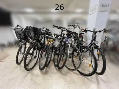 10 defekte Bastler-Räder und Ersatzteilespender – kavel bij Zoll-Auktion, Hamburg