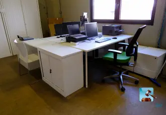 Lot of office furniture and equipment – kavel bij En.clicpublic