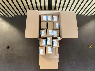 Partij 1.400 S-Haken Verzinkt – 3,45 x 30 mm – 14 Dozen – kavel bij XL Auctions