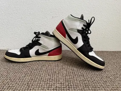 Nike Air Jordan 1 Mid SE – maat 44 – kavel bij XL Auctions