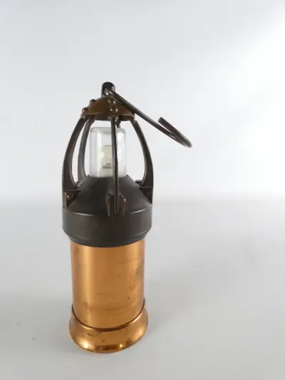 Vintage mijnwerkerslamp op batterijen / Decoratieve koperen lantaarn – kavel bij De Kringwinkel, Heverlee