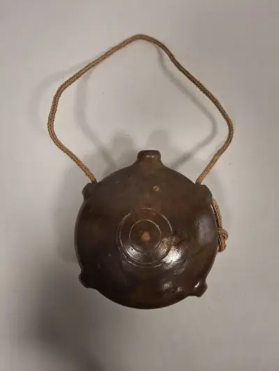 Antieke Franse Veldfles "Gourde Crapaud" – kavel bij De Kringwinkel, Ronse