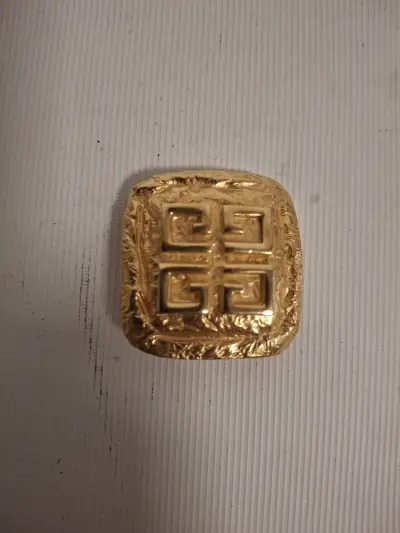 Vintage Broche Givenchy – kavel bij De Kringwinkel, Ronse