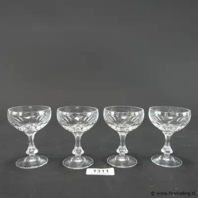 Set vintage geslepen kristallen champagnecoupes – kavel bij ProVeiling