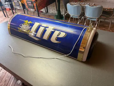 Biljartlamp Miller Lite – kavel bij Auctim, Ysselsteyn