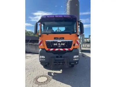 1 MAN TGS 28.320 6x4 BL Abrollkipper – kavel bij Zoll-Auktion, Troisdorf