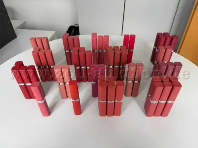 61 Lippenstifte Infaillible Matte Resistance 16 H 5 ml – kavel bij Zoll-Auktion, Offenburg