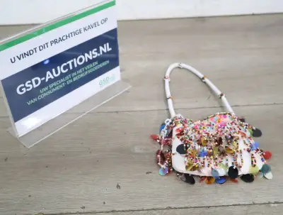 Kleurrijke handtas met kralen en pailletten'' – kavel bij GSD Auctions, Zoeterwoude