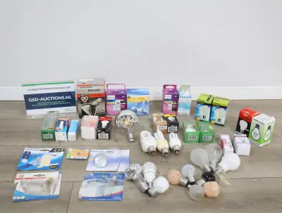 Diverse lichtlampen en gloeilampen set'' – kavel bij GSD Auctions, Zoeterwoude