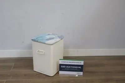 Wasmand met gestoffeerde zitting'' – kavel bij GSD Auctions, Zoeterwoude