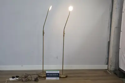 Set van twee vloerlampen met verstelbare lampkop'' – kavel bij GSD Auctions, Zoeterwoude