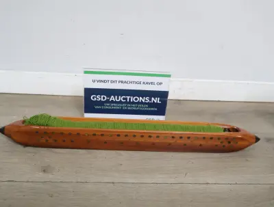 Houten klos met groene garen'' – kavel bij GSD Auctions, Zoeterwoude