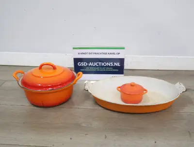 Klassieke Vintage Oranje geëmailleerde pannenset'' – kavel bij GSD Auctions, Zoeterwoude