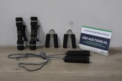 Set Handtrainers met 2 Mini-Dumbbels & Springtouw'' – kavel bij GSD Auctions, Zoeterwoude
