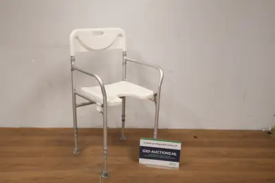 Toiletstoel met armleuning'' – kavel bij GSD Auctions, Zoeterwoude