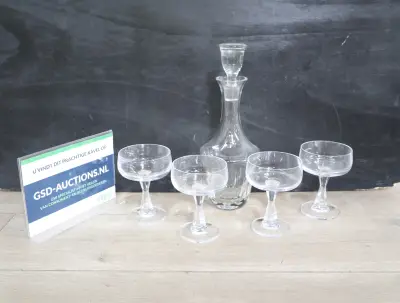 Kristallen karaf met 4 coupes'' – kavel bij GSD Auctions, Zoeterwoude