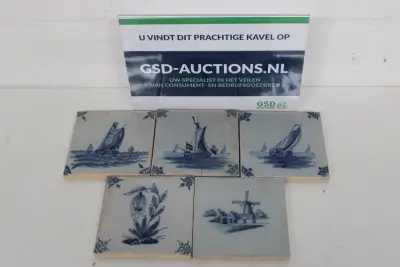Set van vijf Delfts blauwe tegels – kavel bij GSD Auctions, Zoeterwoude