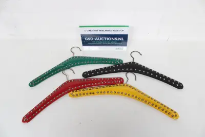 Set Vintage Kledinghangers – kavel bij GSD Auctions, Zoeterwoude