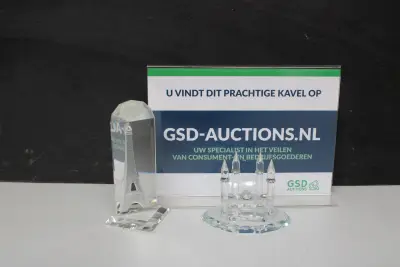 Set van kristallen miniaturen van Eiffeltoren en moskee – kavel bij GSD Auctions, Zoeterwoude