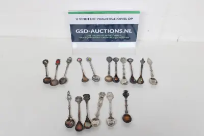 Verzameling van zilveren souvenirs lepels – kavel bij GSD Auctions, Zoeterwoude