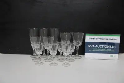 Mix van diverse wijnglazen 12 stuks – kavel bij GSD Auctions, Zoeterwoude